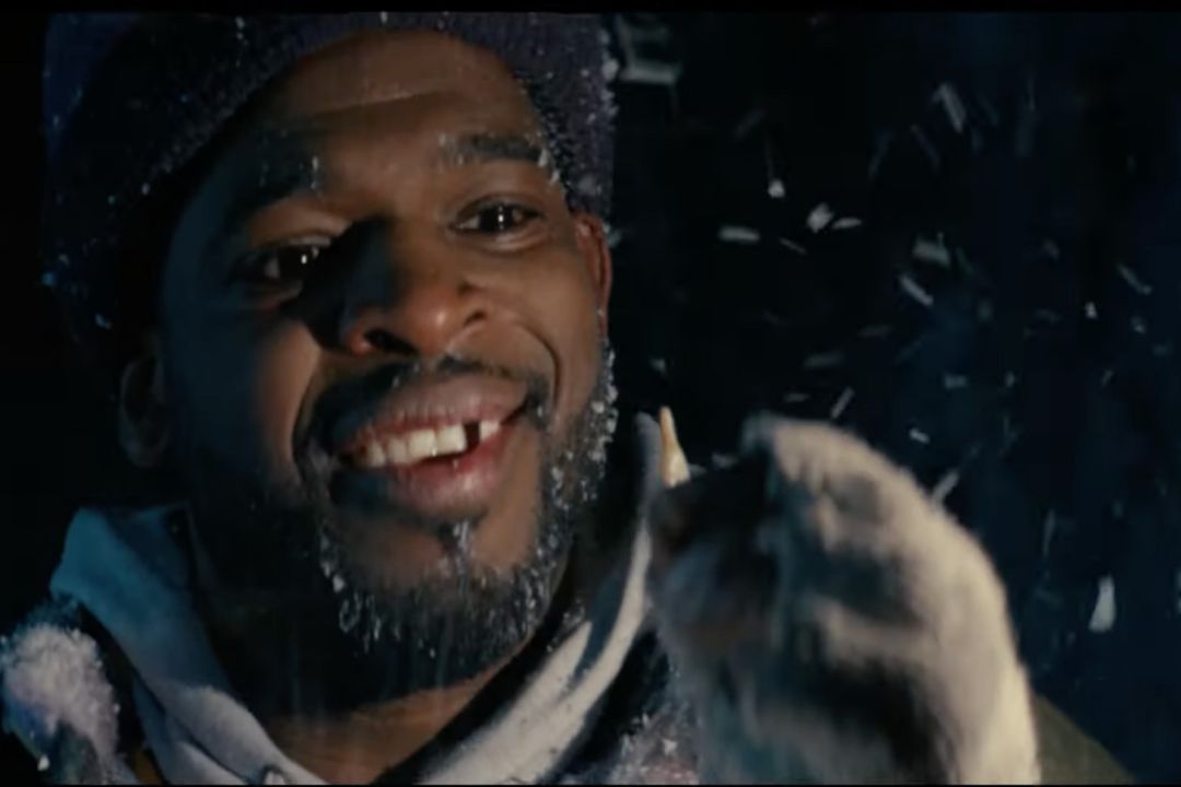 Apple Features Former National Hockey League Stars P.K. Subban and Joe Thornton in Its Ad for the iPhone 1 4_